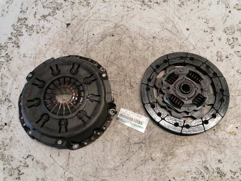 Recambio de kit embrague para ford escort berl./turnier atlanta berlina referencia OEM IAM   