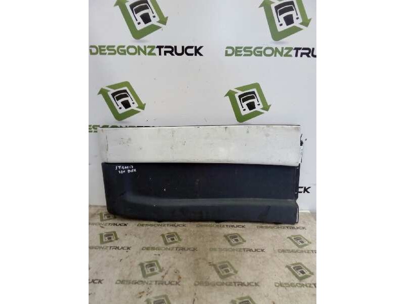 Recambio de moldura trasera cabina para iveco trucks stralis ad 190s43 referencia OEM IAM DERECHA  
