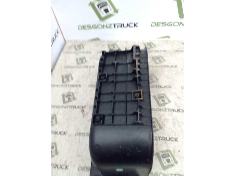 Recambio de estribo derecho para renault trucks mascott 160 dxi referencia OEM IAM   