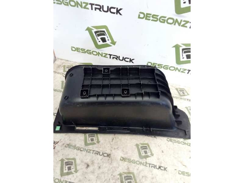 Recambio de estribo izquierdo para renault trucks mascott 160 dxi referencia OEM IAM   
