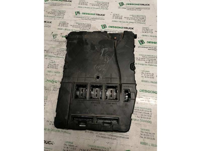 Recambio de caja reles / fusibles para renault scenic ii emotion referencia OEM IAM 8200309693 S118400310L 