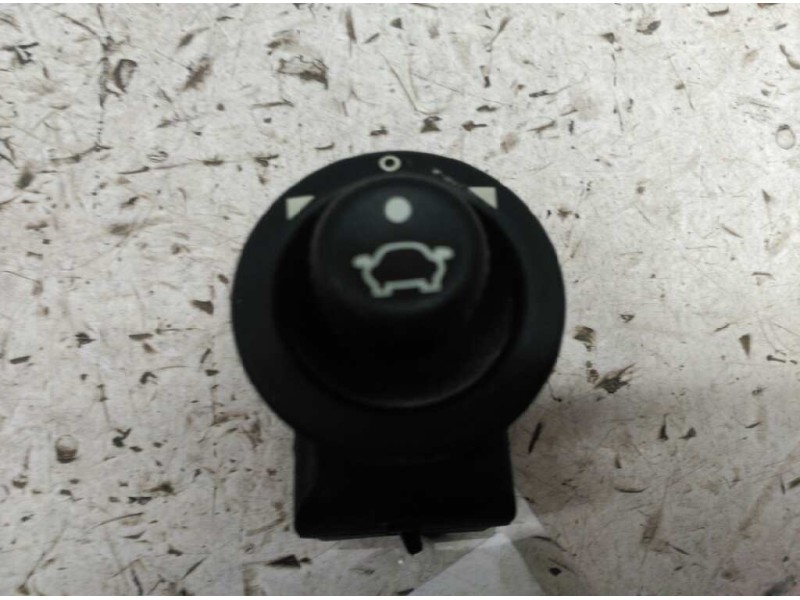 Recambio de mando retrovisor para ford focus berlina (cak) ghia referencia OEM IAM 93BG17B676BA  