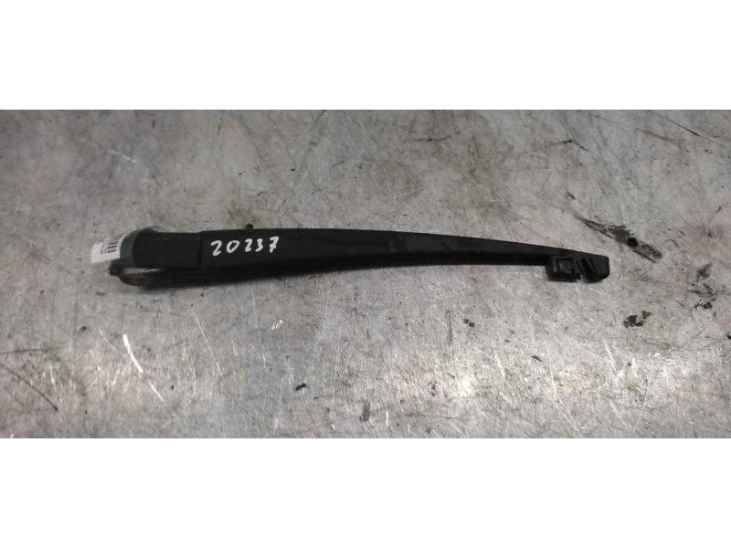 Recambio de brazo limpia trasero para peugeot 207 xs pack referencia OEM IAM   