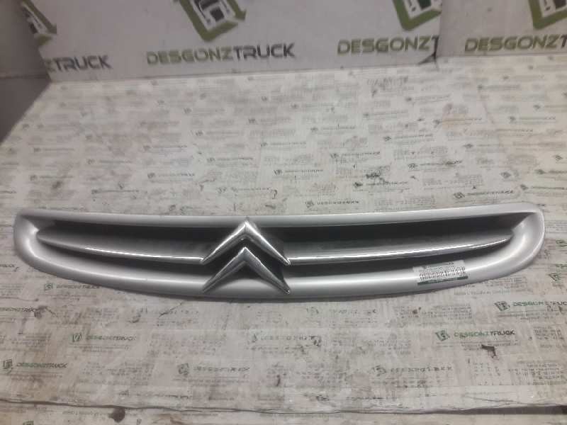 Recambio de rejilla delantera central para citroën xsara picasso 1.6 16v exclusive referencia OEM IAM 9632099177  