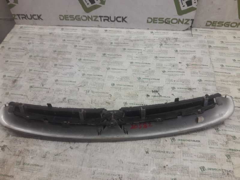 Recambio de rejilla delantera central para citroën xsara picasso 1.6 16v exclusive referencia OEM IAM 9632099177  