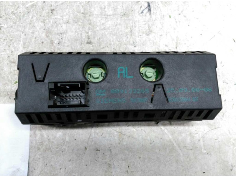 Recambio de pantalla multifuncion para opel astra g berlina club referencia OEM IAM 009133265 5WK70007 