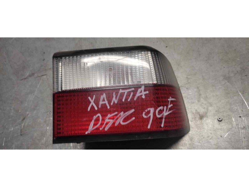 Recambio de piloto trasero derecho para citroën xantia berlina 1.6 referencia OEM IAM   