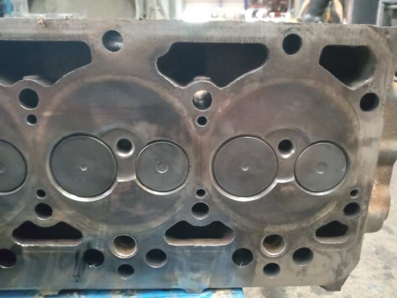 Recambio de culata para iveco eurocargo fki  (typ 100 e 18) tráfico urbano referencia OEM IAM 484688  