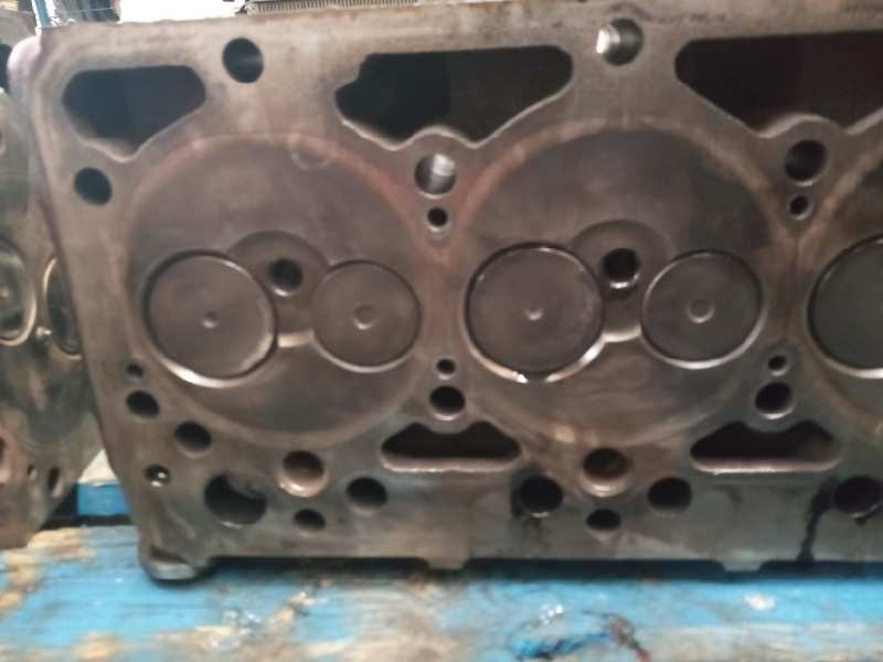 Recambio de culata para iveco eurocargo fki  (typ 100 e 18) tráfico urbano referencia OEM IAM 484688  