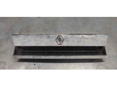 Recambio de rejilla delantera central para renault 9 1.4 gtl avenue referencia OEM IAM   