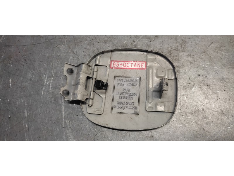 Recambio de tapa exterior combustible para mitsubishi colt (cj0) 1600 glx referencia OEM IAM   