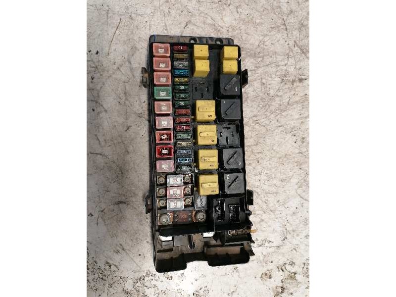 Recambio de caja reles / fusibles para land rover discovery (lt) td5 referencia OEM IAM YQE103310 103013100796 