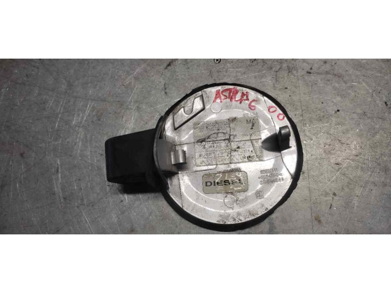 Recambio de tapa exterior combustible para opel astra g berlina club referencia OEM IAM   