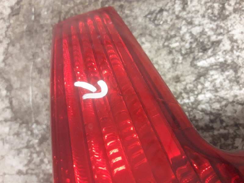 Recambio de piloto trasero derecho para citroën c4 berlina lx referencia OEM IAM  4 PINS 