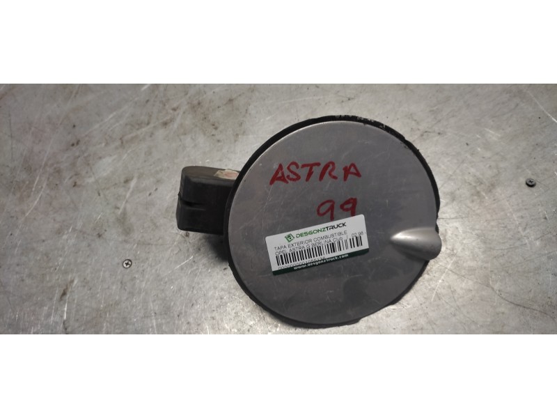 Recambio de tapa exterior combustible para opel astra g berlina club referencia OEM IAM   