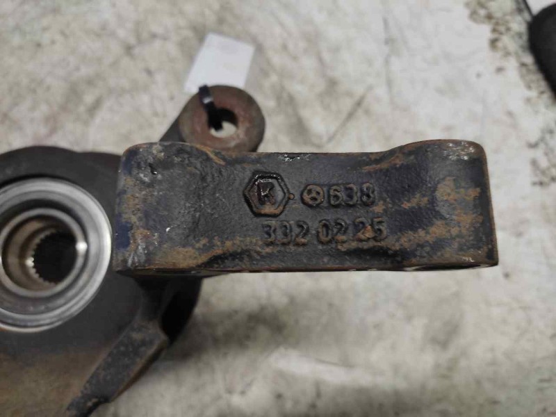 Recambio de mangueta delantera derecha para mercedes-benz vito (w638) combi 110 cdi (638.194) referencia OEM IAM   