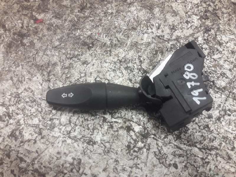 Recambio de mando intermitentes para ford fiesta (cbk) ambiente referencia OEM IAM 1S7T13335AE 10 PINS 