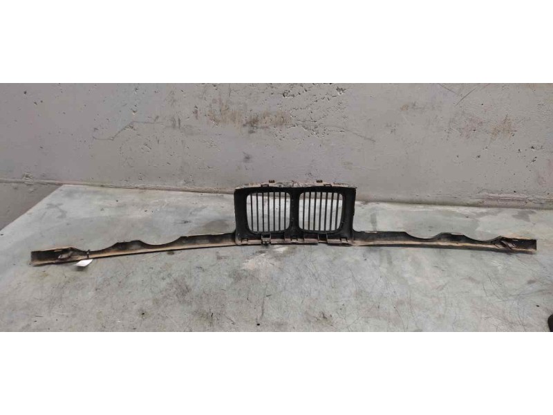Recambio de rejilla delantera central para bmw serie 5 berlina (e34) 520i (95kw) referencia OEM IAM   