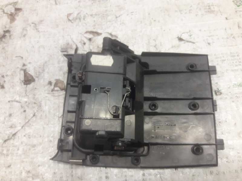 Recambio de cenicero para peugeot 406 berlina (s1/s2) sldt referencia OEM IAM 9618086877 9618086677 9619282377