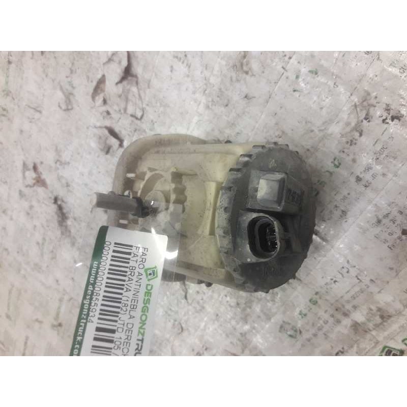 Recambio de faro antiniebla derecho para fiat brava (182) jtd 105 / 100 clima referencia OEM IAM 38660748 2 PINS 