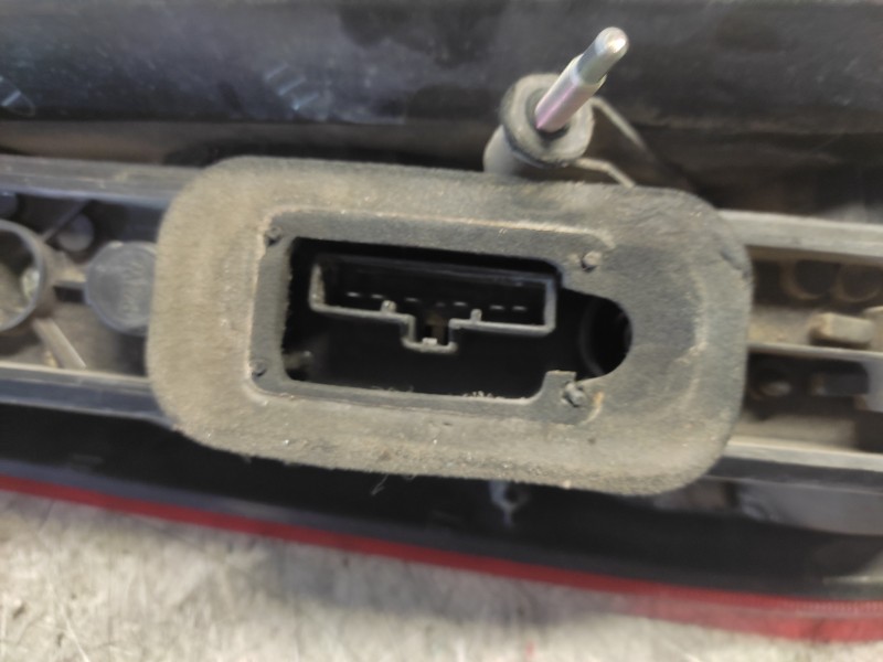 Recambio de piloto trasero derecho para ford focus c-max (cap) connection referencia OEM IAM   6 PINS