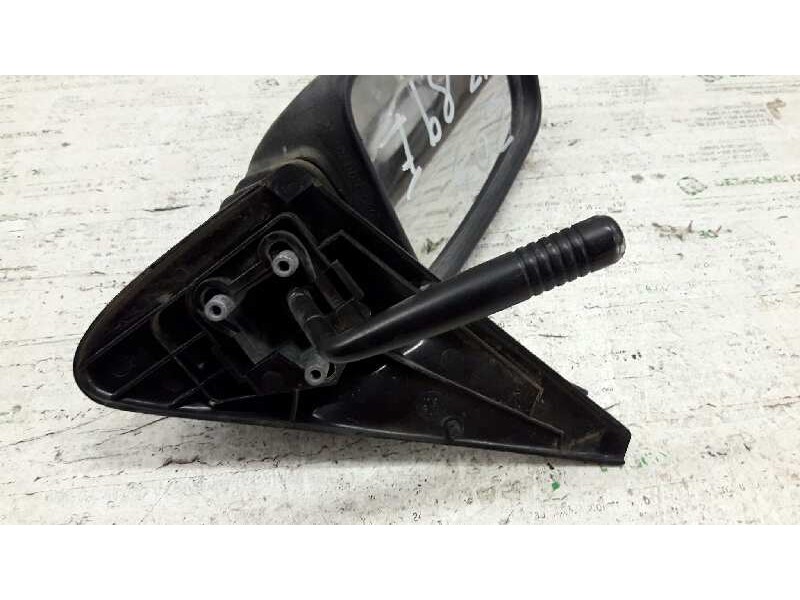 Recambio de retrovisor izquierdo para peugeot 205 berlina 1.1 mito referencia OEM IAM   