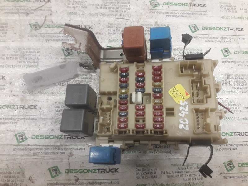 Recambio de caja reles / fusibles para nissan primera berlina (p12) acenta referencia OEM IAM 24350AV700 0424022 