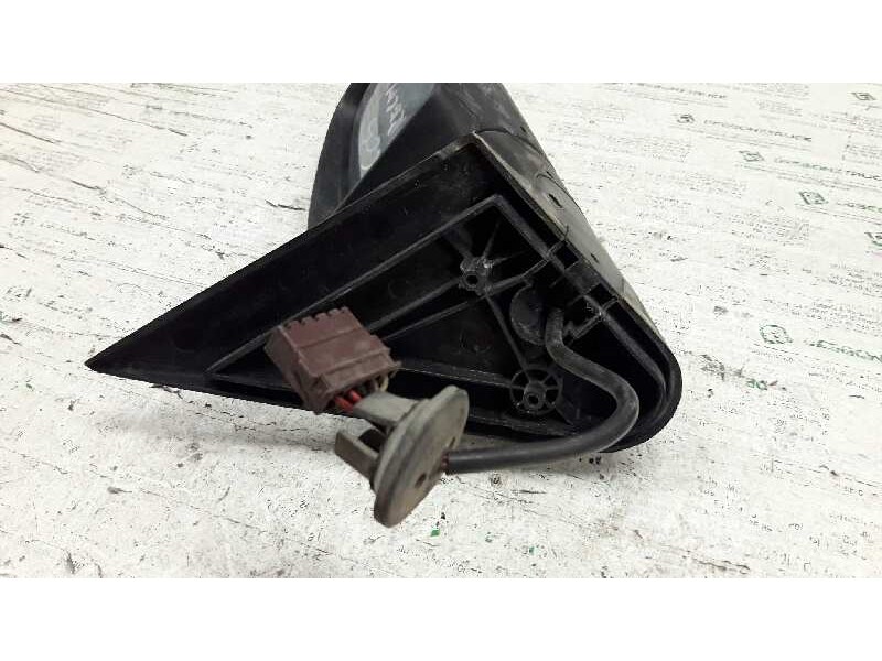 Recambio de retrovisor derecho para peugeot 605 sli referencia OEM IAM   