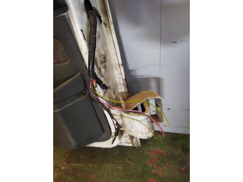 Recambio de puerta delantera izquierda para nissan eco-t 200 referencia OEM IAM   