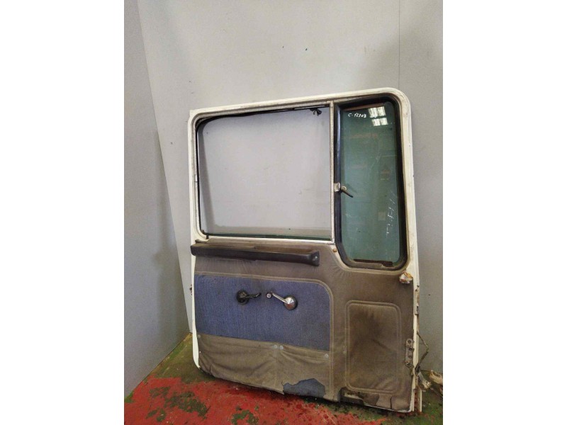 Recambio de puerta delantera izquierda para pegaso trucks serie 1200 1223 referencia OEM IAM   