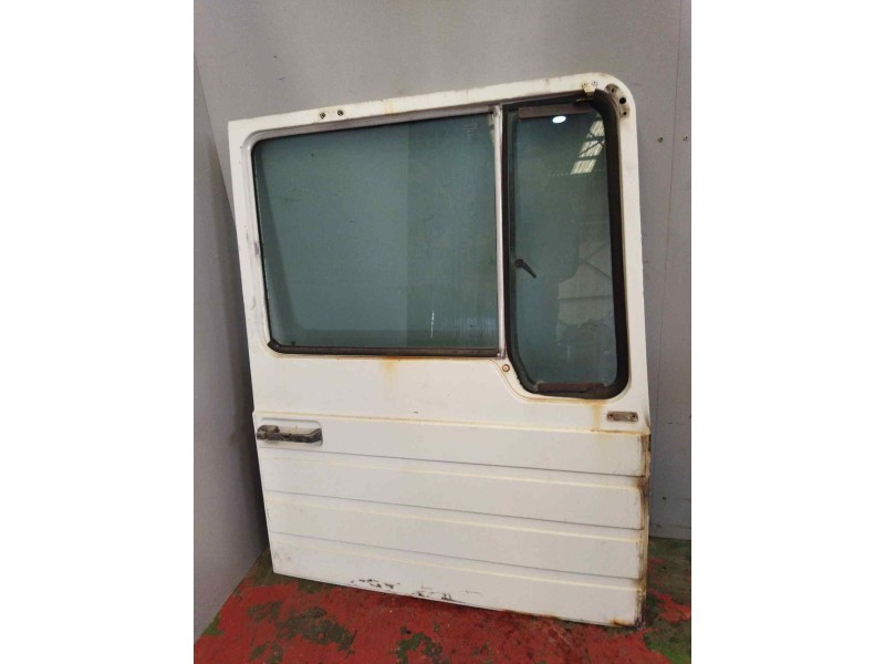 Recambio de puerta delantera derecha para pegaso trucks serie 1200 1223 referencia OEM IAM   