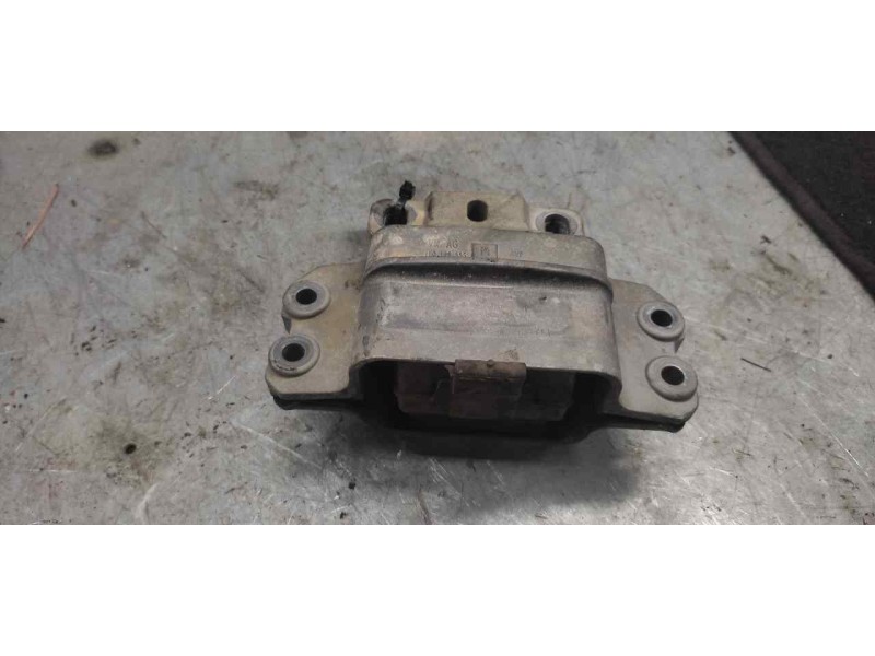 Recambio de soporte motor izquierdo para seat leon (1p1) comfort limited referencia OEM IAM 1K0199555  