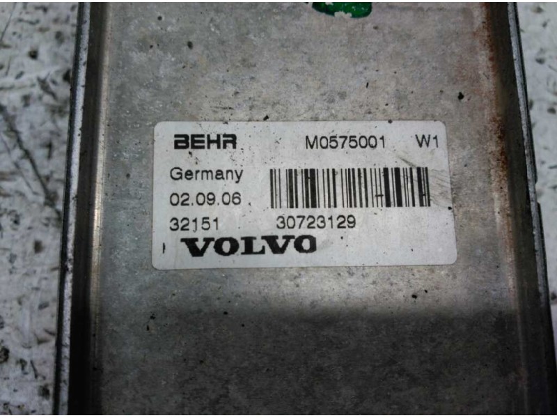Recambio de enfriador aceite motor para volvo c30 d5 r-design referencia OEM IAM M0575001  