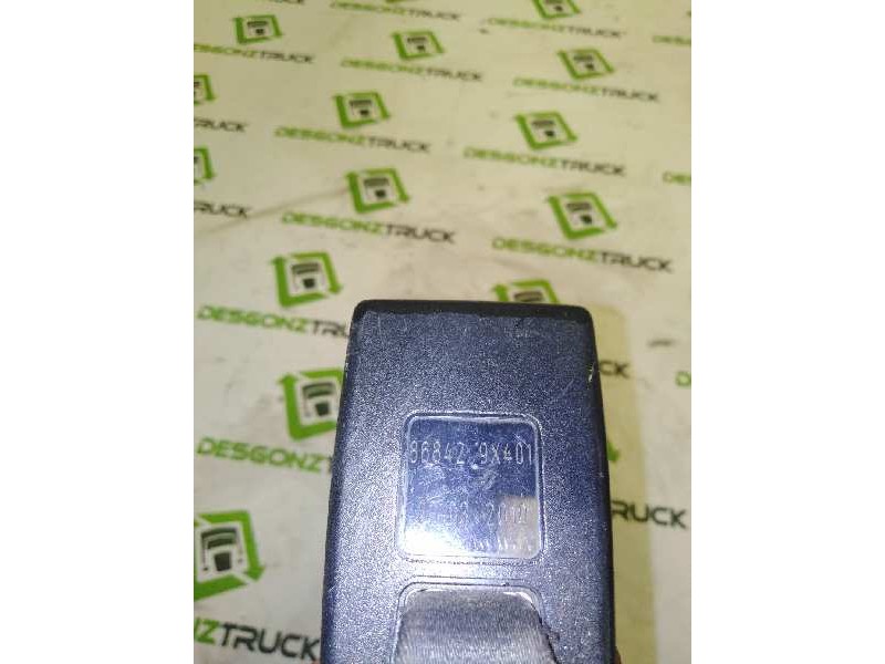 Recambio de enganche de cinturon derecho para nissan trucks atleon 56.15 referencia OEM IAM 868429X401  