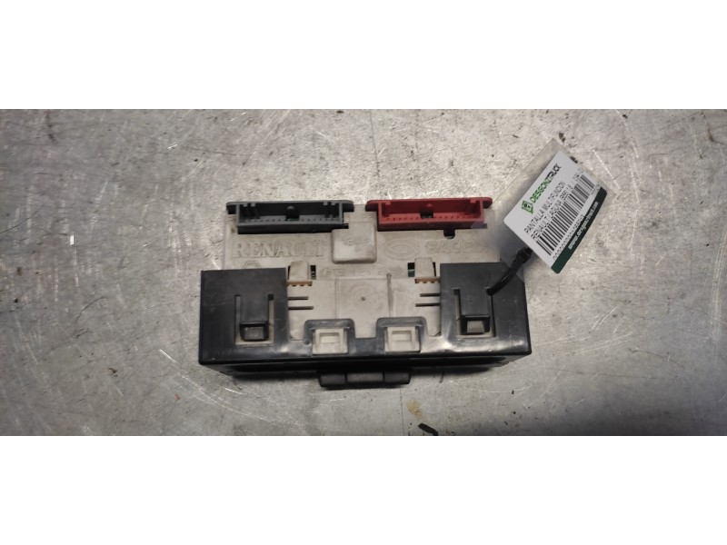 Recambio de pantalla multifuncion para renault laguna (b56) 1.8 referencia OEM IAM 7700428029A  