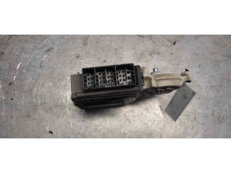 Recambio de motor elevalunas delantero derecho para seat ibiza (6l1) referencia OEM IAM 6Q2959801A 990125100 