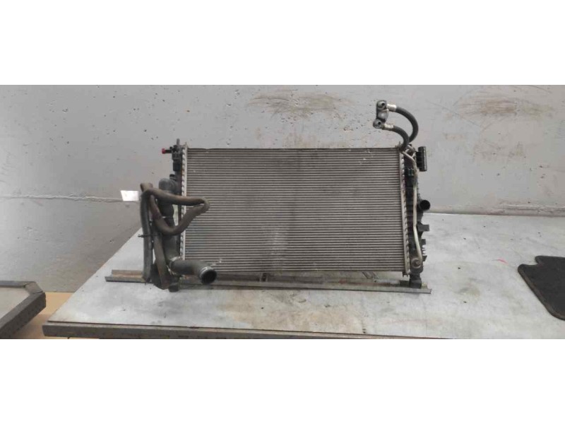 Recambio de radiador agua para opel insignia berlina cosmo referencia OEM IAM 13241724  