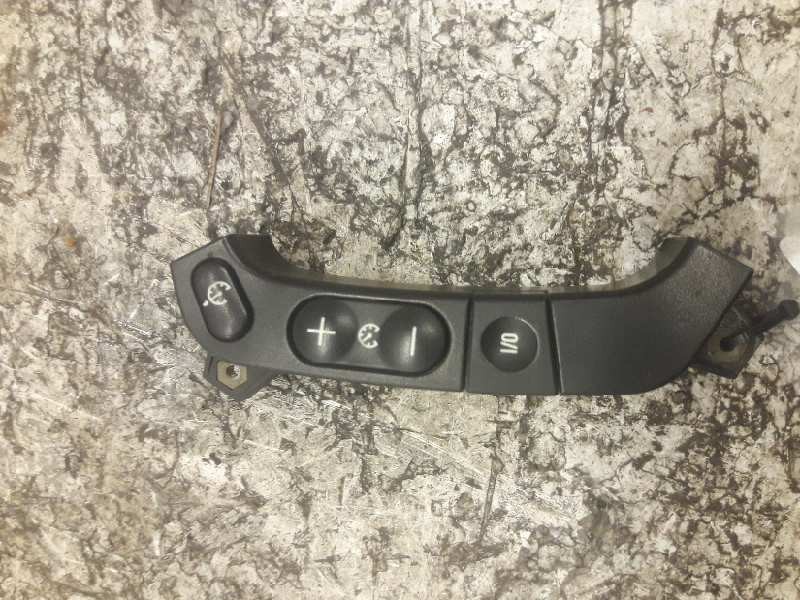 Recambio de mando volante para bmw serie 3 berlina (e46) 320d referencia OEM IAM 6131692285 4/4 PINS 