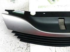 Recambio de rejilla delantera central para renault laguna ii grandtour (kg0) referencia OEM IAM    2