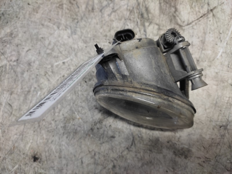 Recambio de faro antiniebla izquierdo para audi a4 ber. (b8) básico referencia OEM IAM   2 PINS