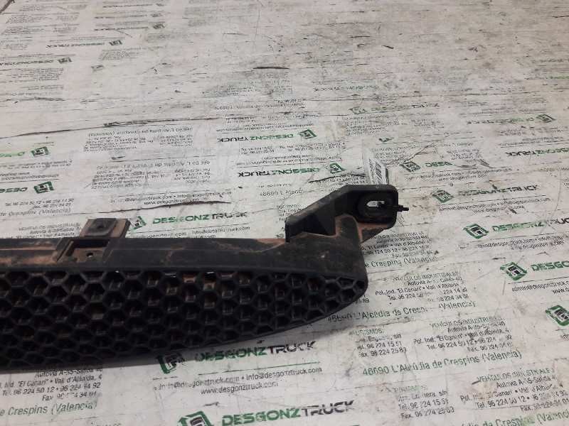 Recambio de rejilla delantera central para ford escort berl./turnier referencia OEM IAM   