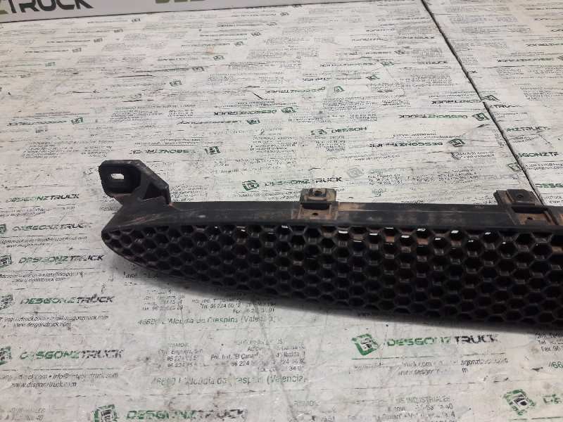 Recambio de rejilla delantera central para ford escort berl./turnier referencia OEM IAM   