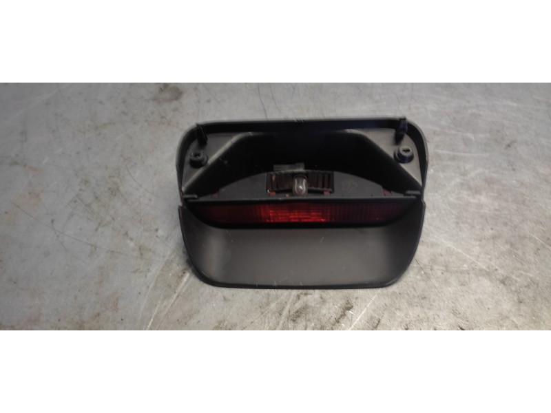 Recambio de luz central de freno para dacia sandero referencia OEM IAM   