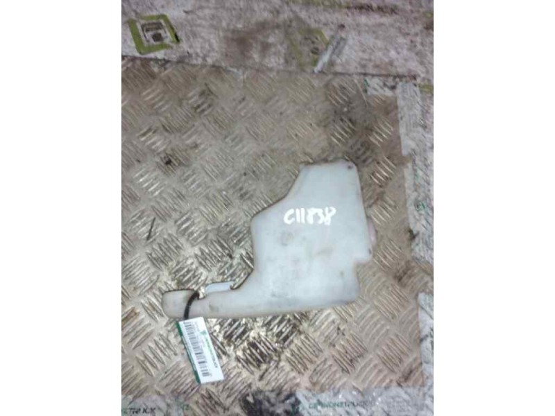 Recambio de deposito limpia para nissan trade chasis cabina referencia OEM IAM   