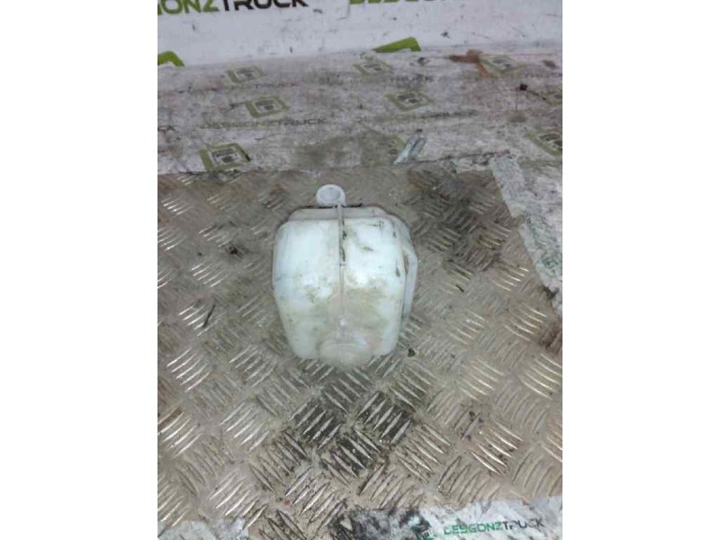 Recambio de deposito limpia para nissan trade chasis cabina referencia OEM IAM   