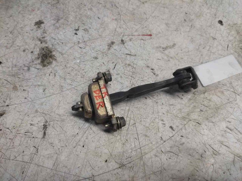 Recambio de retenedor puerta para nissan primera berlina (p12) acenta referencia OEM IAM   TRASERA DERECHA