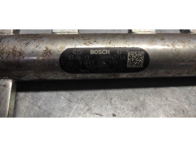 Recambio de rampa inyectora para opel zafira b 1.9 cdti referencia OEM IAM 0445214095 55209572 
