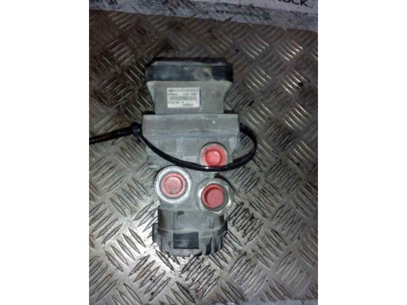 Recambio de valvula aire para renault magnum ab 2005 12.8 diesel referencia OEM IAM 20828237 K000914 VALVULA EBS