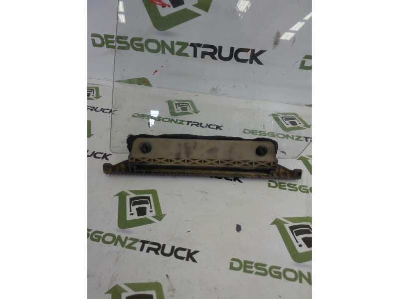 Recambio de luna delantera derecha para renault trucks premium distribution 250.16 (250cv) referencia OEM IAM   