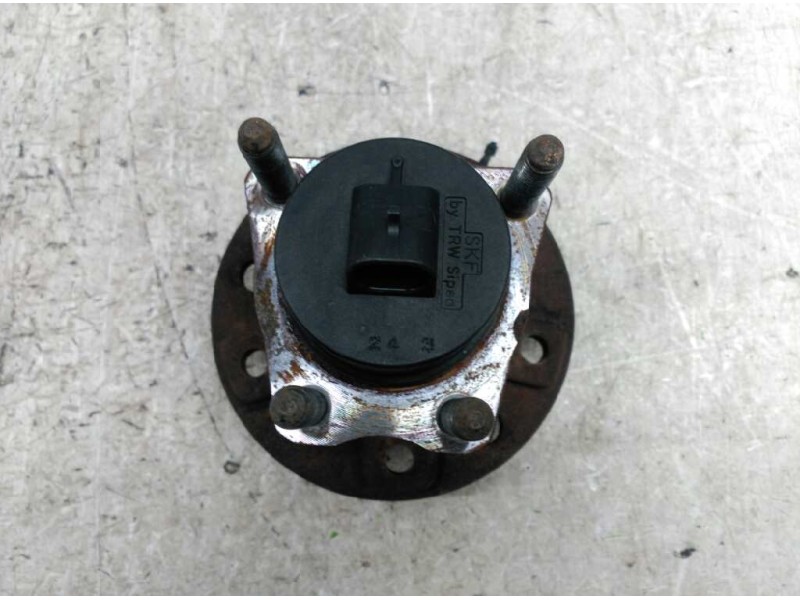 Recambio de buje trasero izquierdo para opel zafira a blue line referencia OEM IAM   